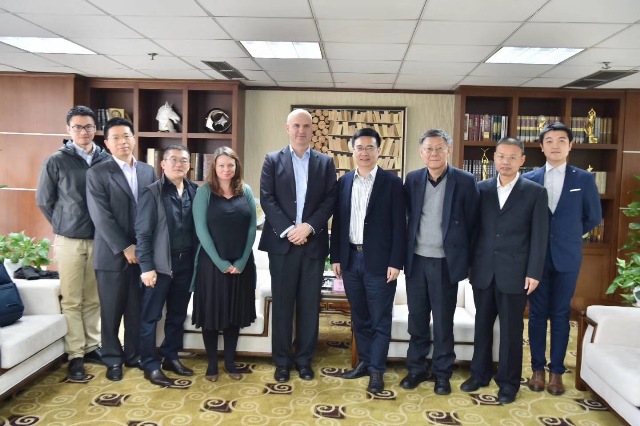 德国法兰克福书展副总裁托马斯·明库斯一行到PG国际进行交流访问